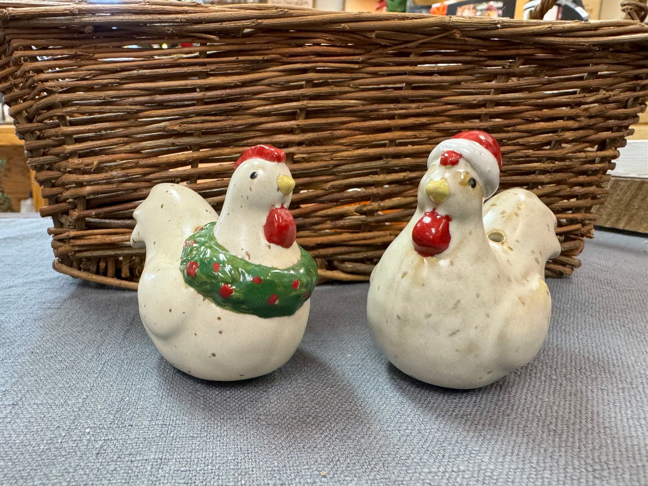 Mud Pie - Chicken Farm Holiday Salt & Pepper Shakers