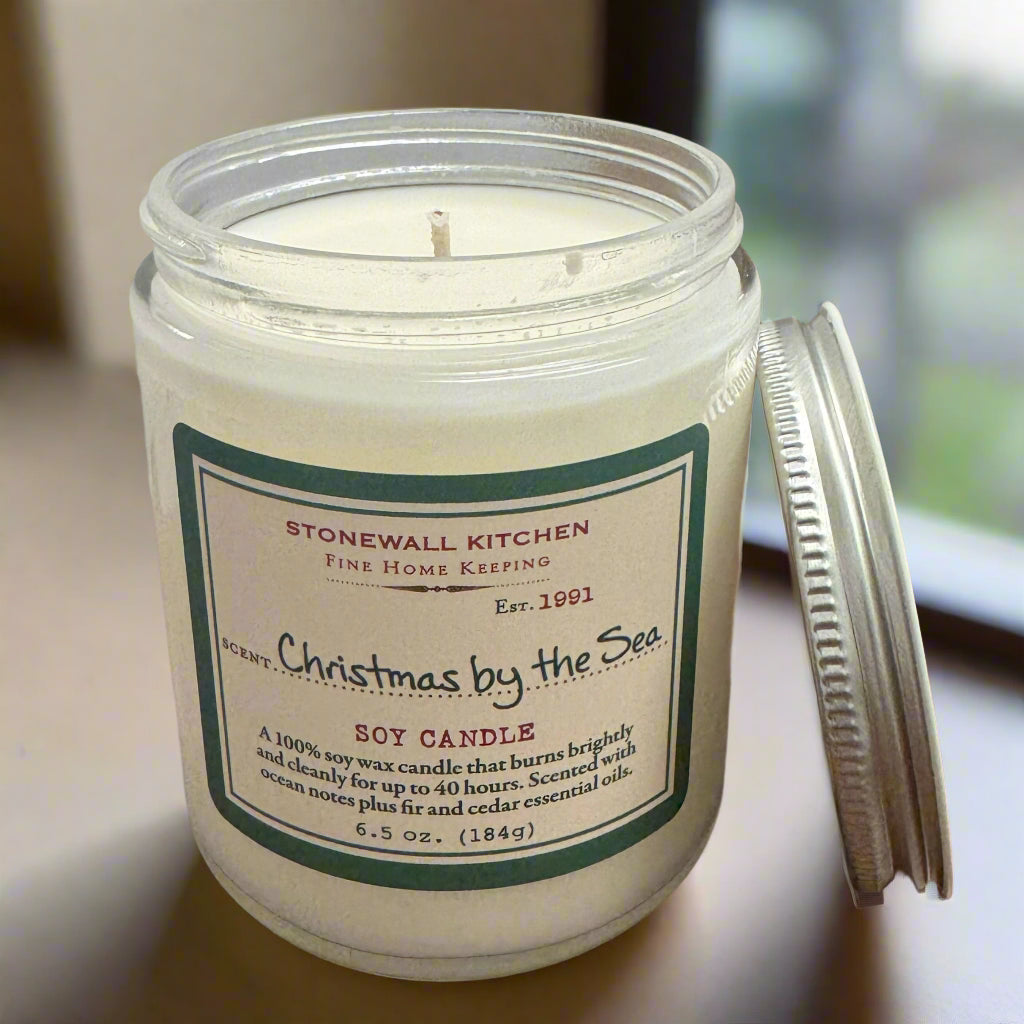 Stonewall Kitchen - Christmas By The Sea Holiday Candle - 6.5oz