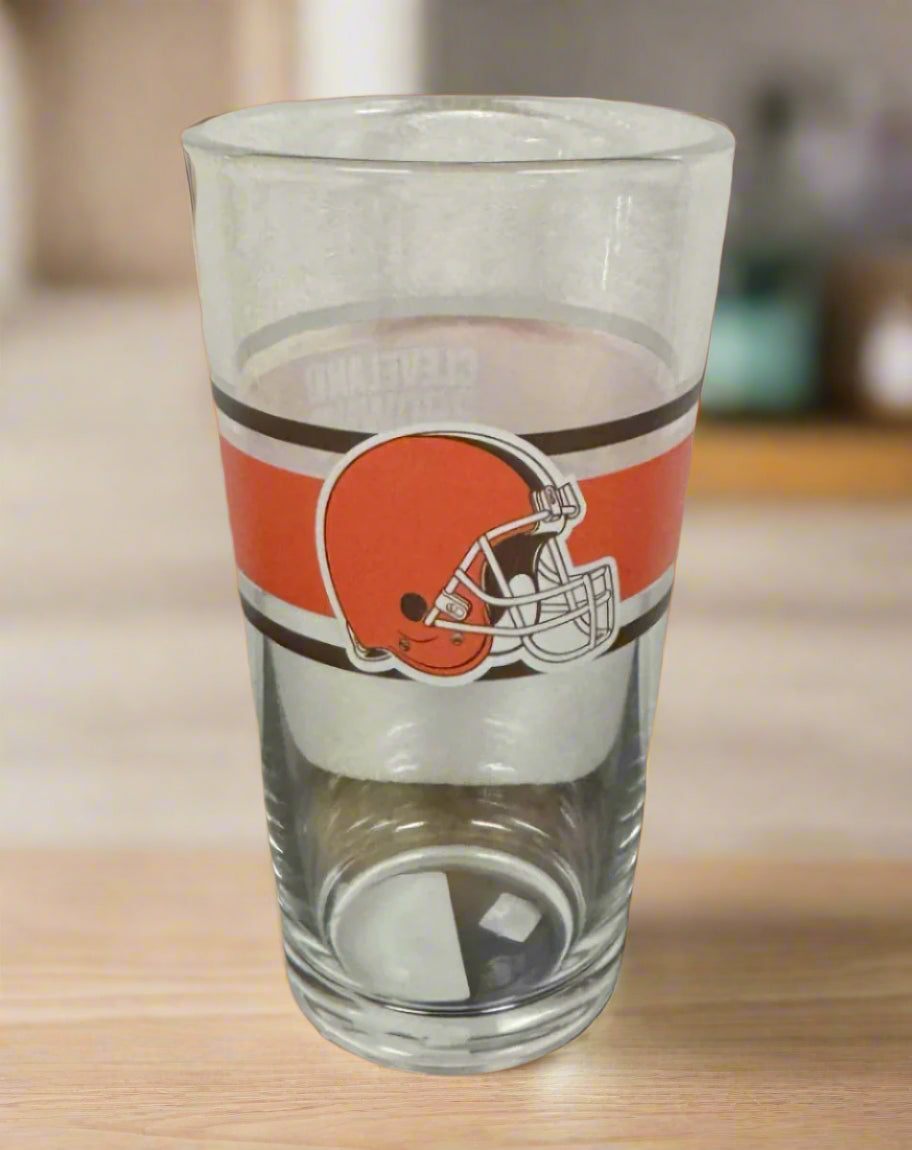 Logo Brands - Vaso de pinta a rayas de 16 oz de los Cleveland Browns