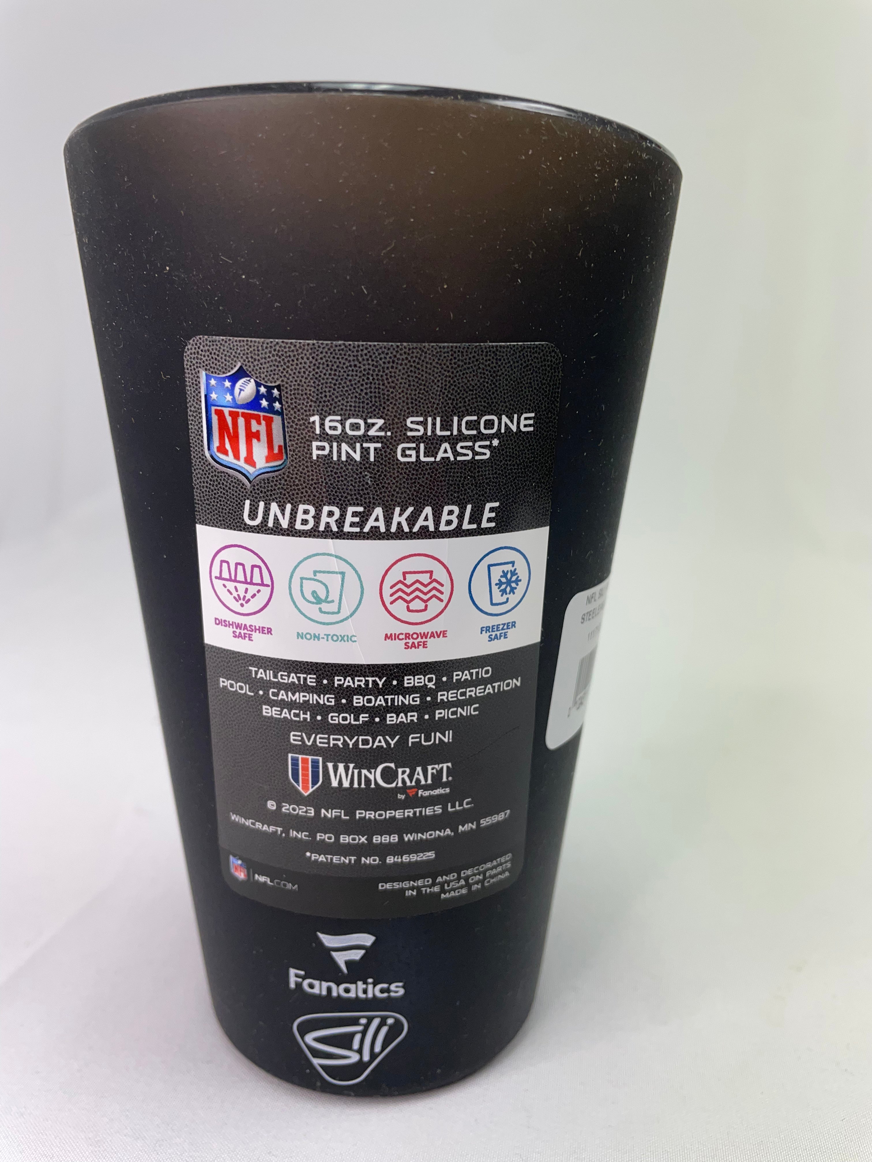 Steelers Color Rush 16 oz. Silicone Unbreakable Black Pint Glass