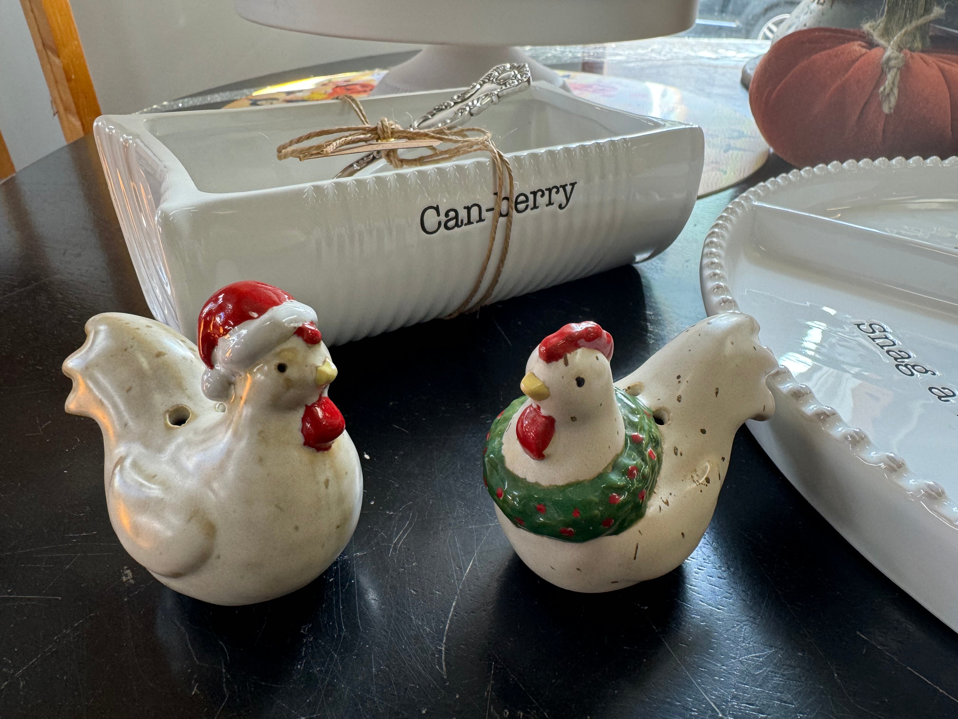 Mud Pie - Chicken Farm Holiday Salt & Pepper Shakers