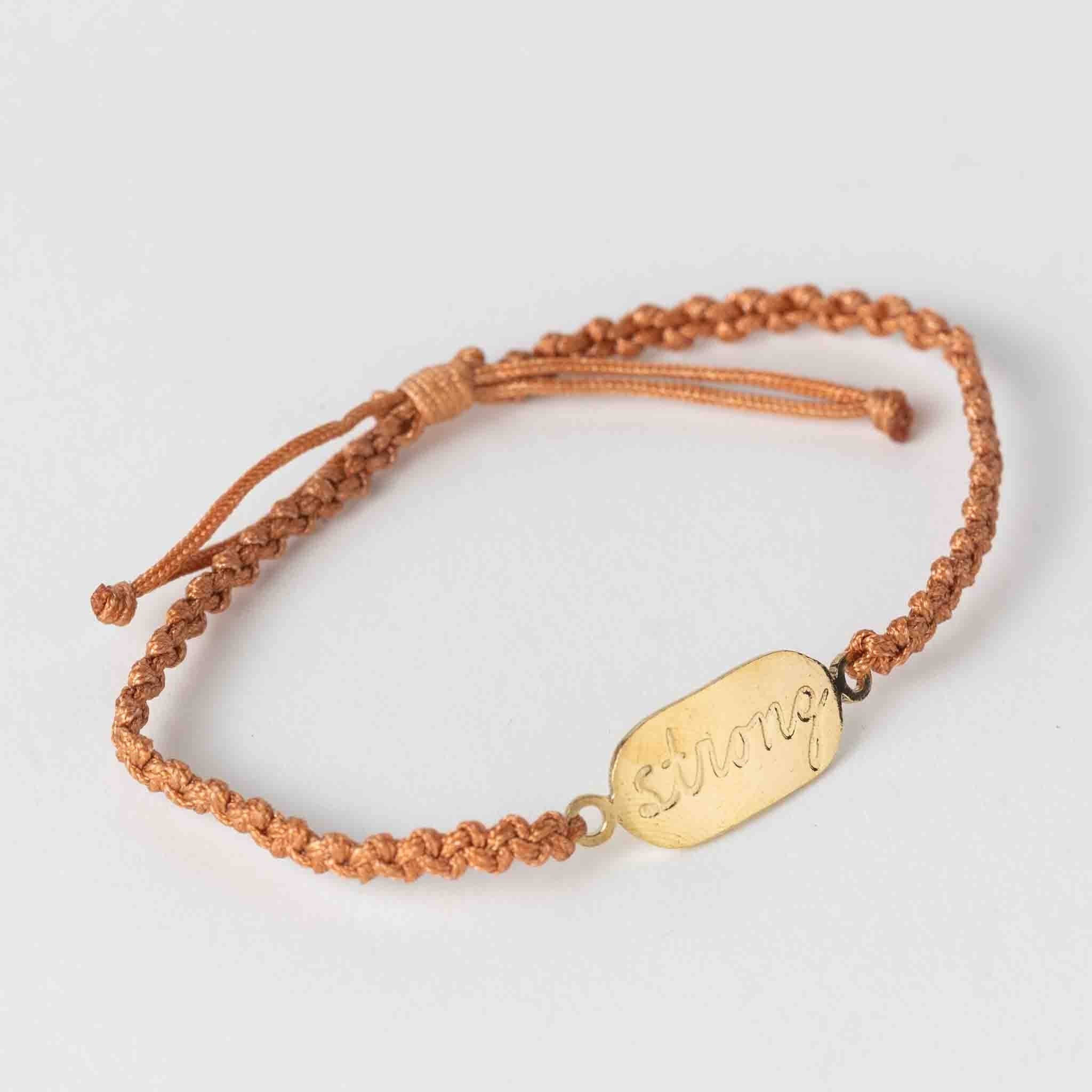 Pulsera de afirmación Diez Mil Aldeas - Eres Fuerte