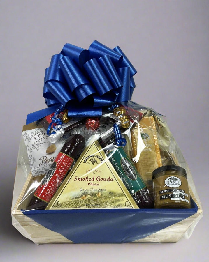 Hickory Farms Meat & Cheese Large Gift Box | Gourmet Food Gift Basket  Perfect For Family, Birthday, Sympathy, Congratulations Gifts, Retirement