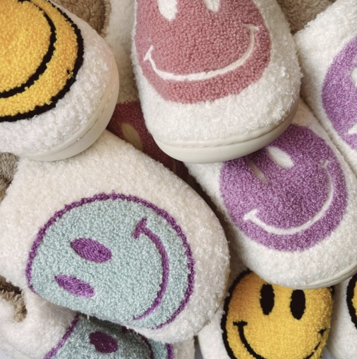 Smiley Cozy Slippers - Pink