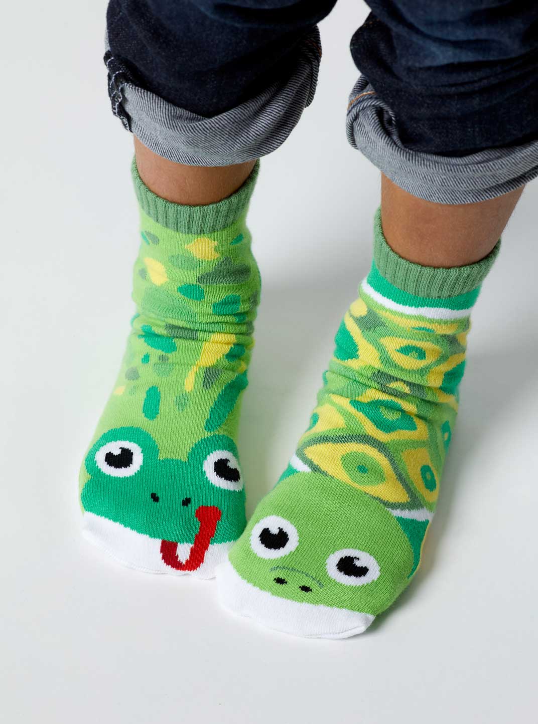 Frog & Turtle Mismatched Socks Ages 9-12
